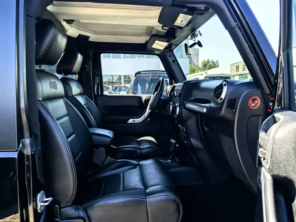 Jeep Wrangler — миниатюра 12