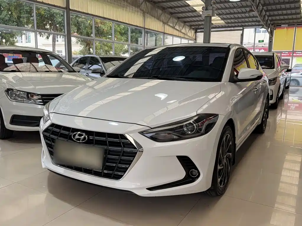 Hyundai Elantra — миниатюра 2