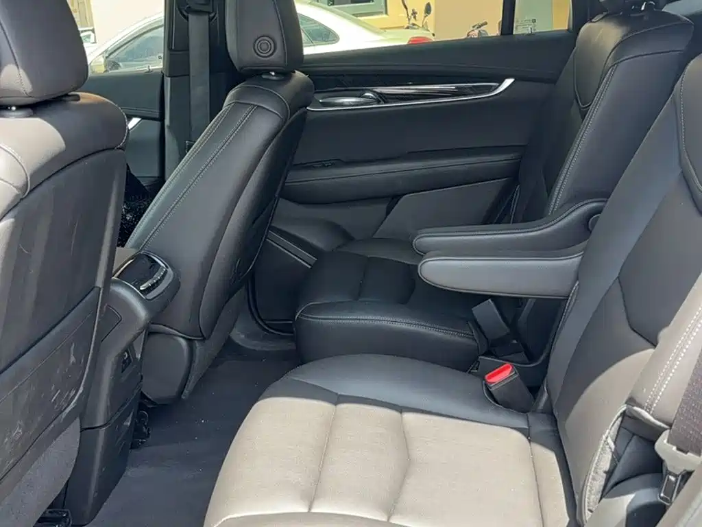 Cadillac XT6 — миниатюра 13