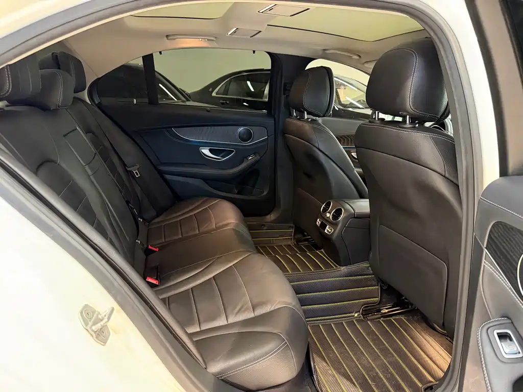 Mercedes-Benz C-Class — миниатюра 14