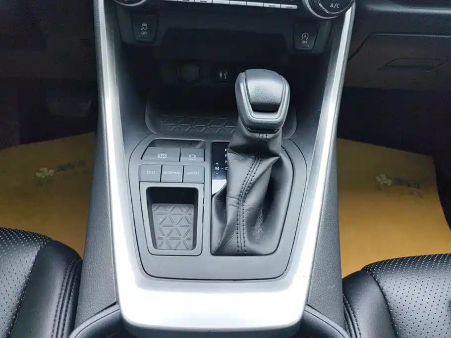 Toyota RAV4 — миниатюра 16