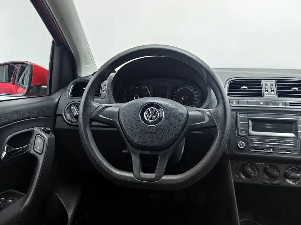 Volkswagen Polo — миниатюра 11