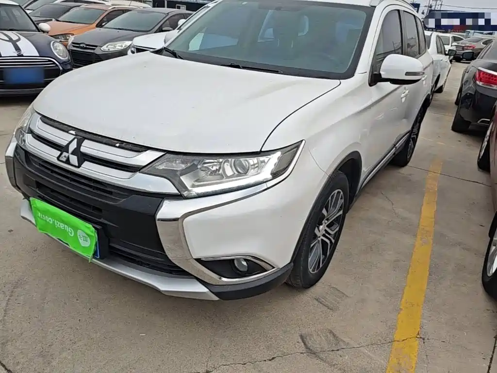 Mitsubishi Outlander — миниатюра 2