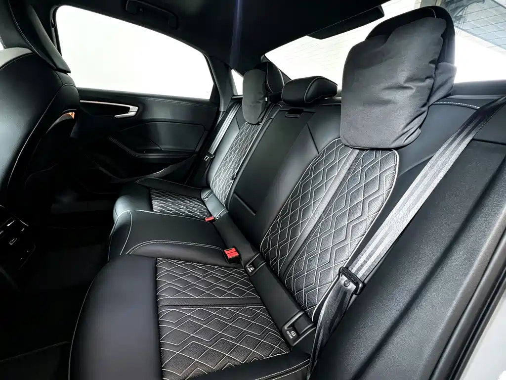 Audi Audi A5L — миниатюра 21