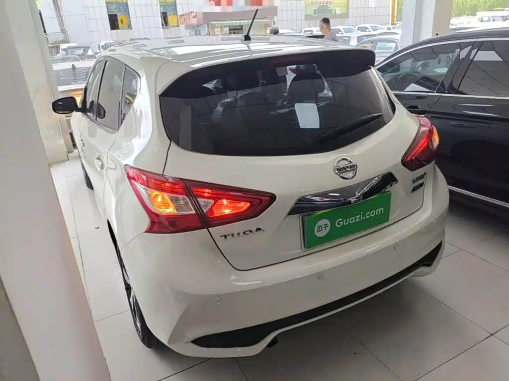 Nissan Tiida — миниатюра 5
