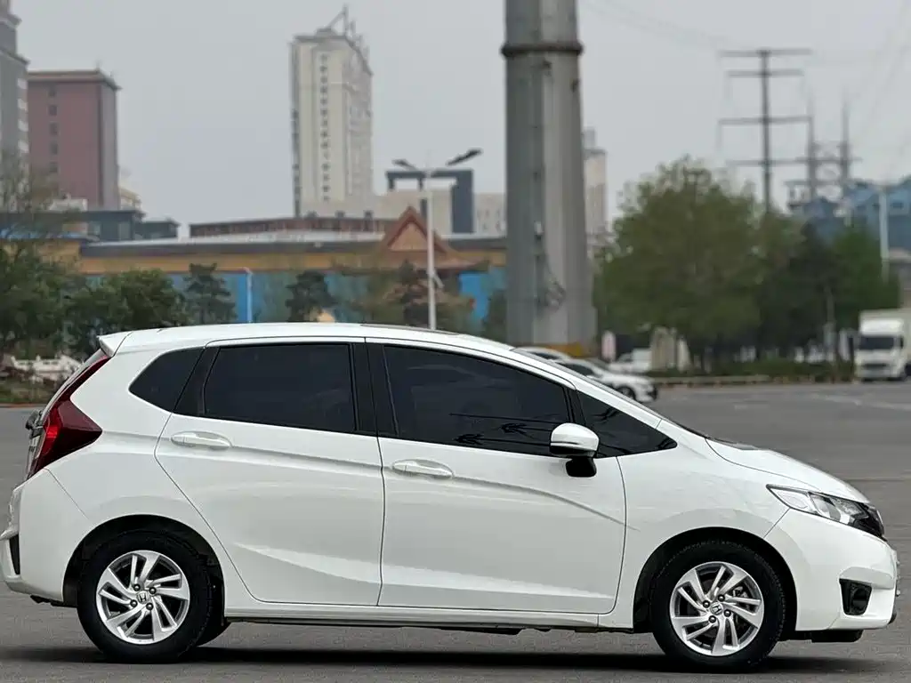 Honda Fit — миниатюра 9