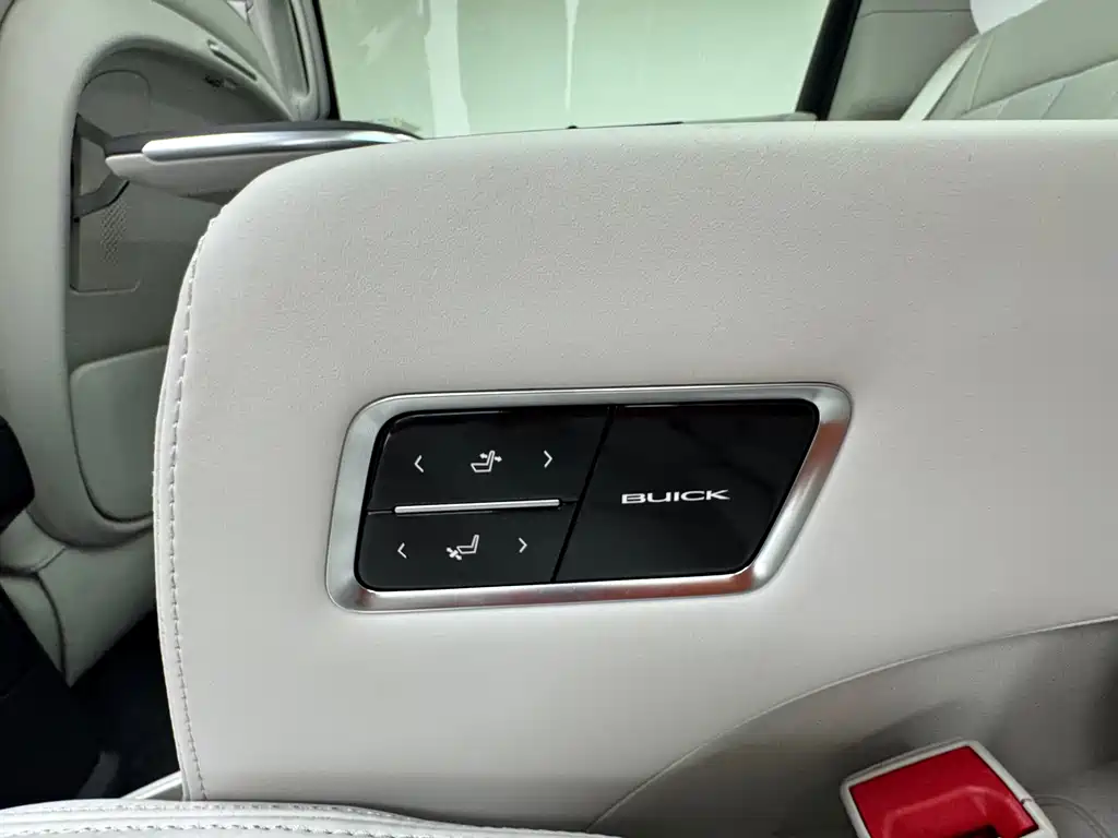 Buick GL8 Hybrid — миниатюра 17