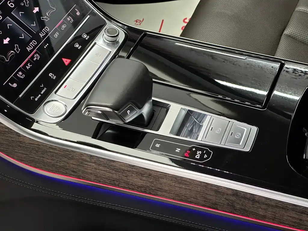 Audi A8 — миниатюра 11