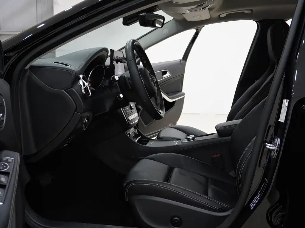 Mercedes-Benz GLA 2018 GLA 220 4MATIC Sport