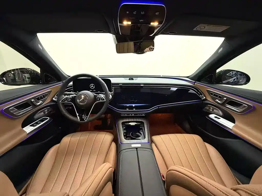 Mercedes-Benz E-Class — миниатюра 5