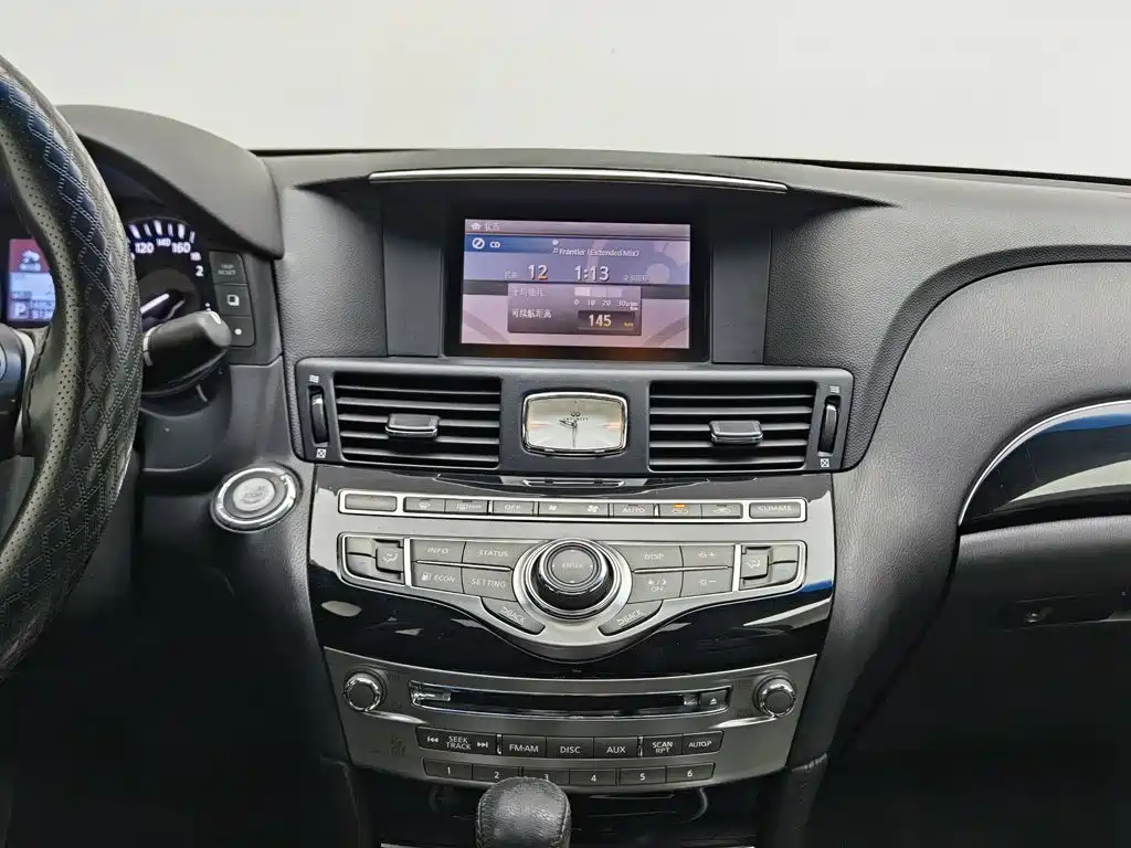 Infiniti Q70 — миниатюра 12
