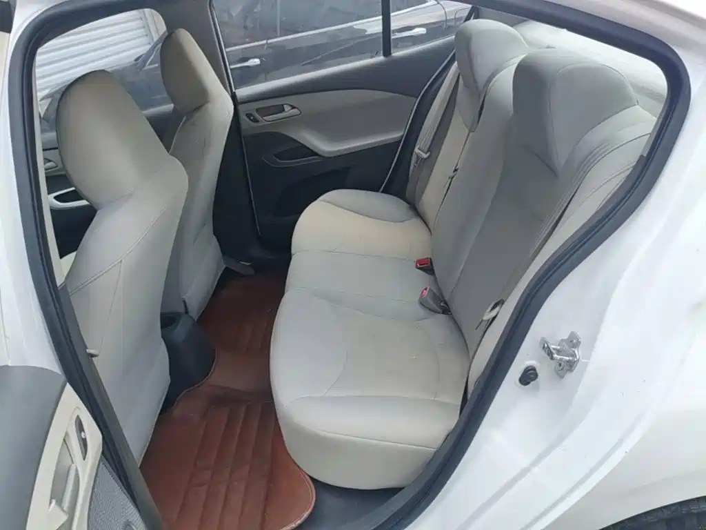 Chevrolet Sail — миниатюра 17