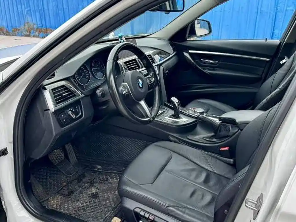 BMW 3 Series — миниатюра 6