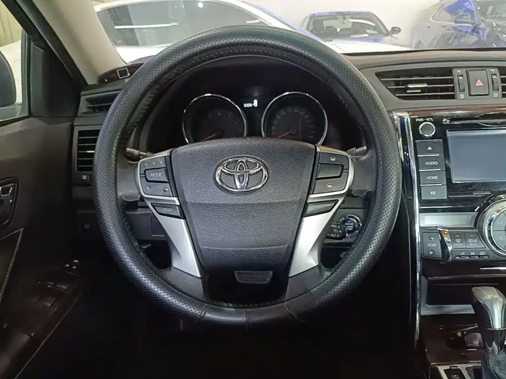 Toyota Reiz — миниатюра 11