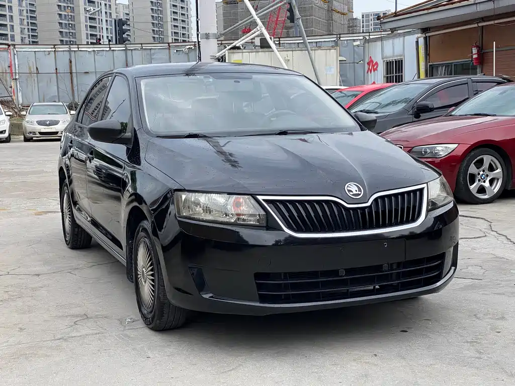 Skoda Rapid 2013 1.6L MT