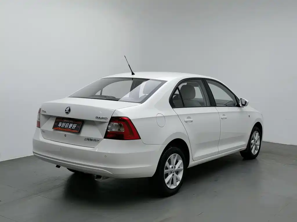 Skoda Rapid — миниатюра 2