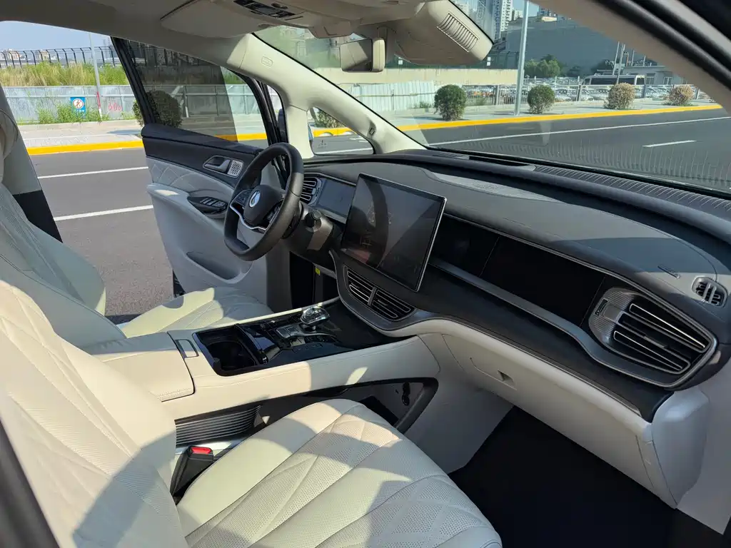Denza D9 2025 DM-i Smart Drive 1020 Flagship