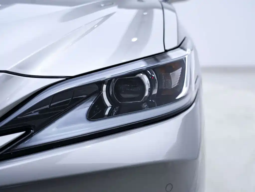 Lexus ES — миниатюра 9