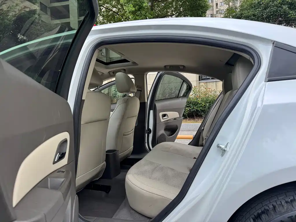 Chevrolet Cruze — миниатюра 9