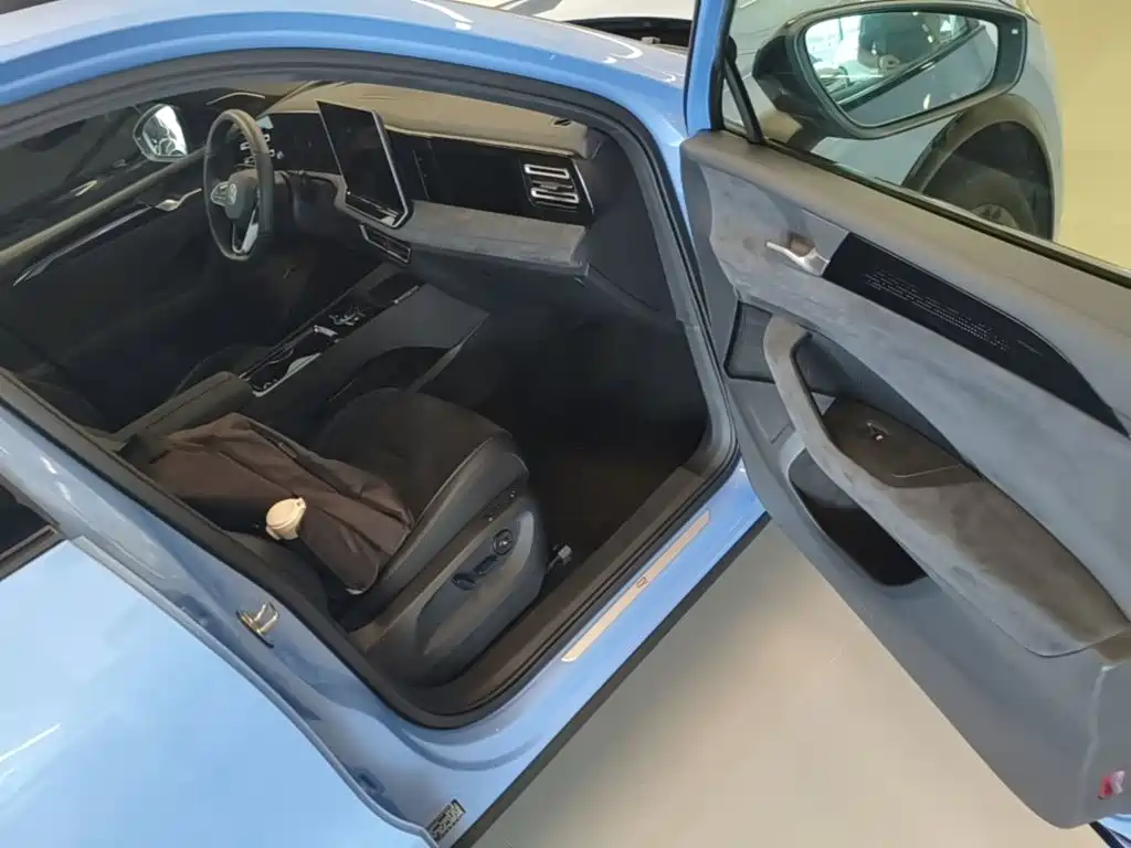 Volkswagen Tiguan L — миниатюра 11