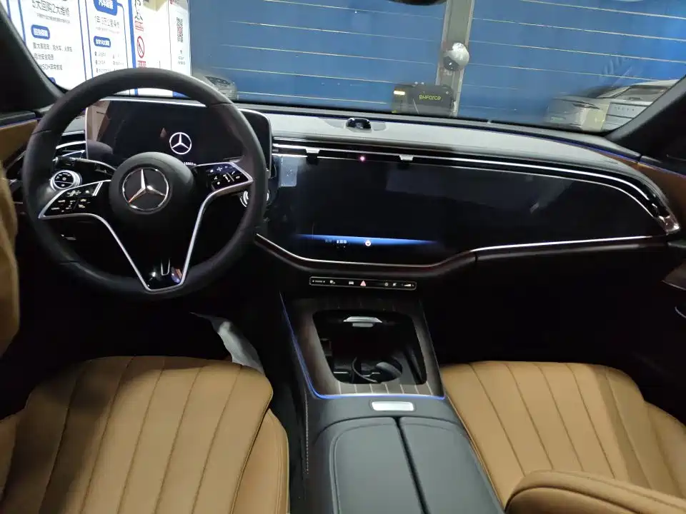 Mercedes-Benz E-Class — миниатюра 8