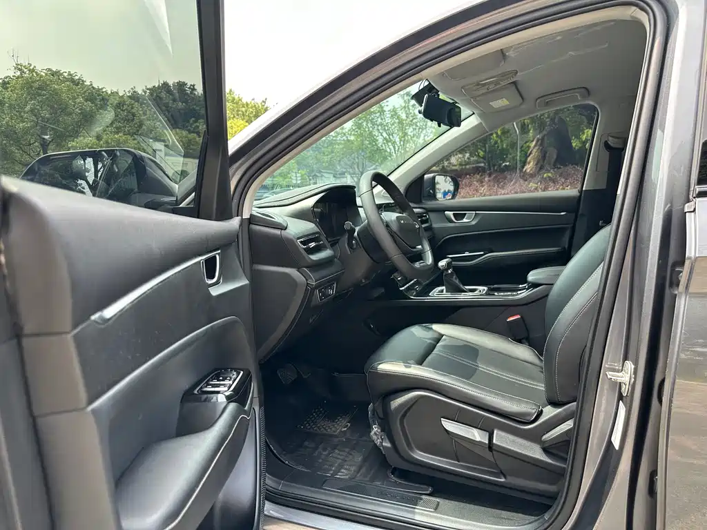 Wuling Victory — миниатюра 10