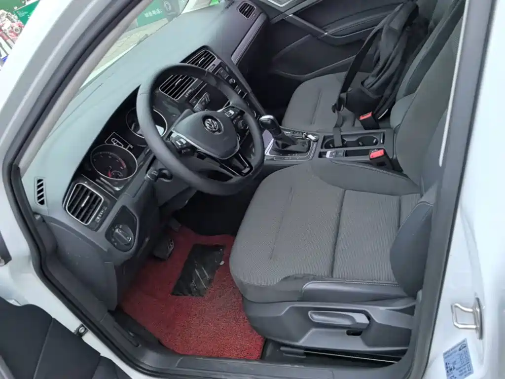 Volkswagen Golf — миниатюра 11