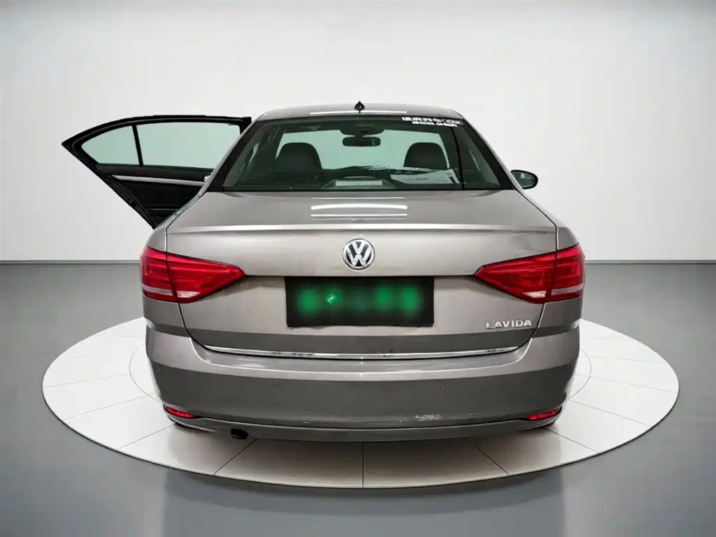 Volkswagen Lavida 2015 1.6L AT Comfort