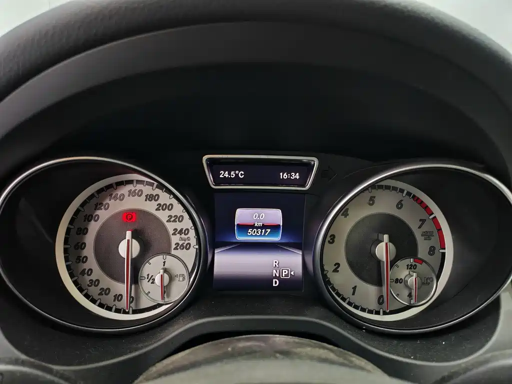 Mercedes-Benz GLA — миниатюра 8