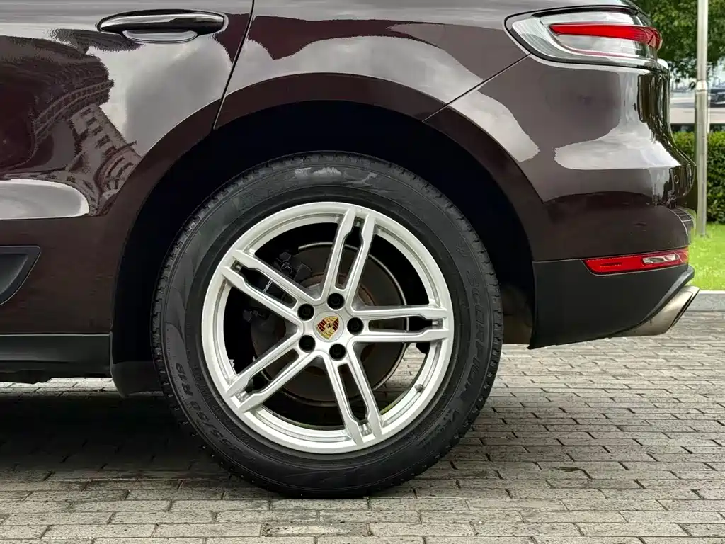 Porsche Macan — миниатюра 7