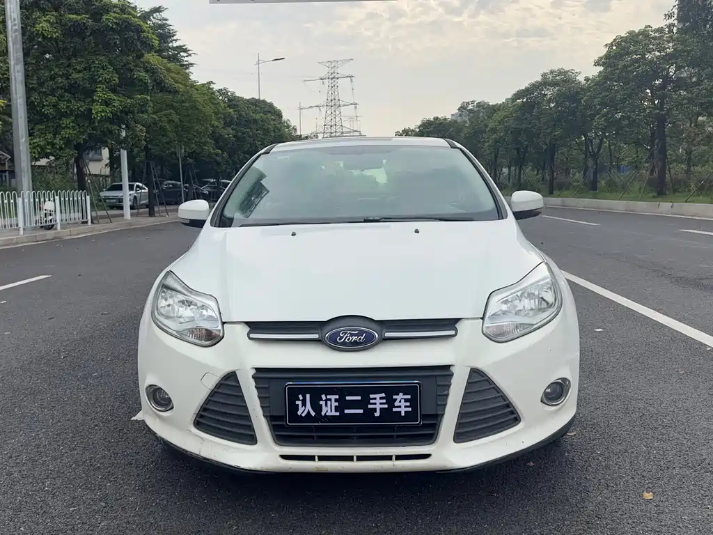 Ford Focus 2012 1.6L AT