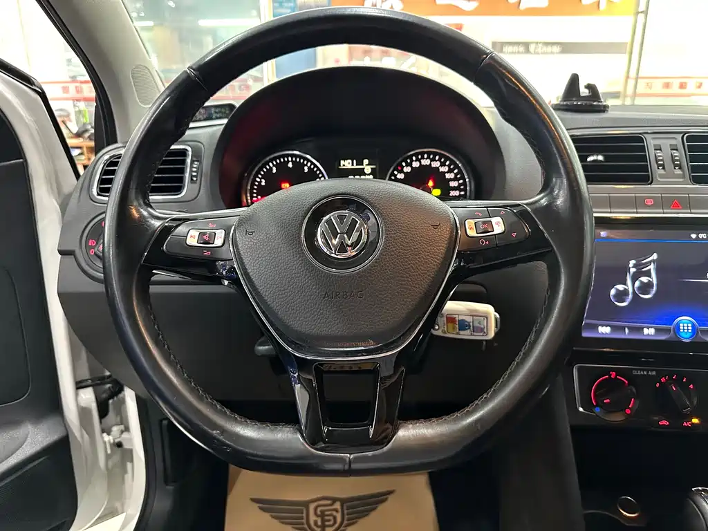 Volkswagen Polo 2016 1.6L AT Comfort
