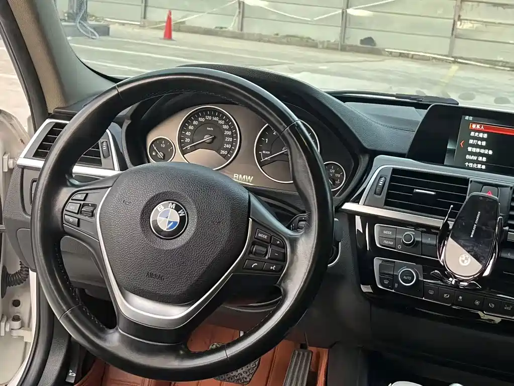 BMW 3 Series — миниатюра 8