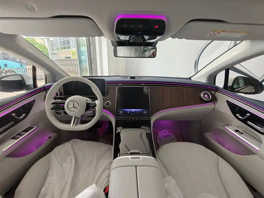 Mercedes-Benz EQE 2025 500 4MATIC Luxury