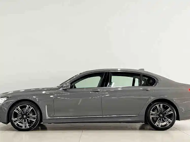 BMW 7 Series — миниатюра 7