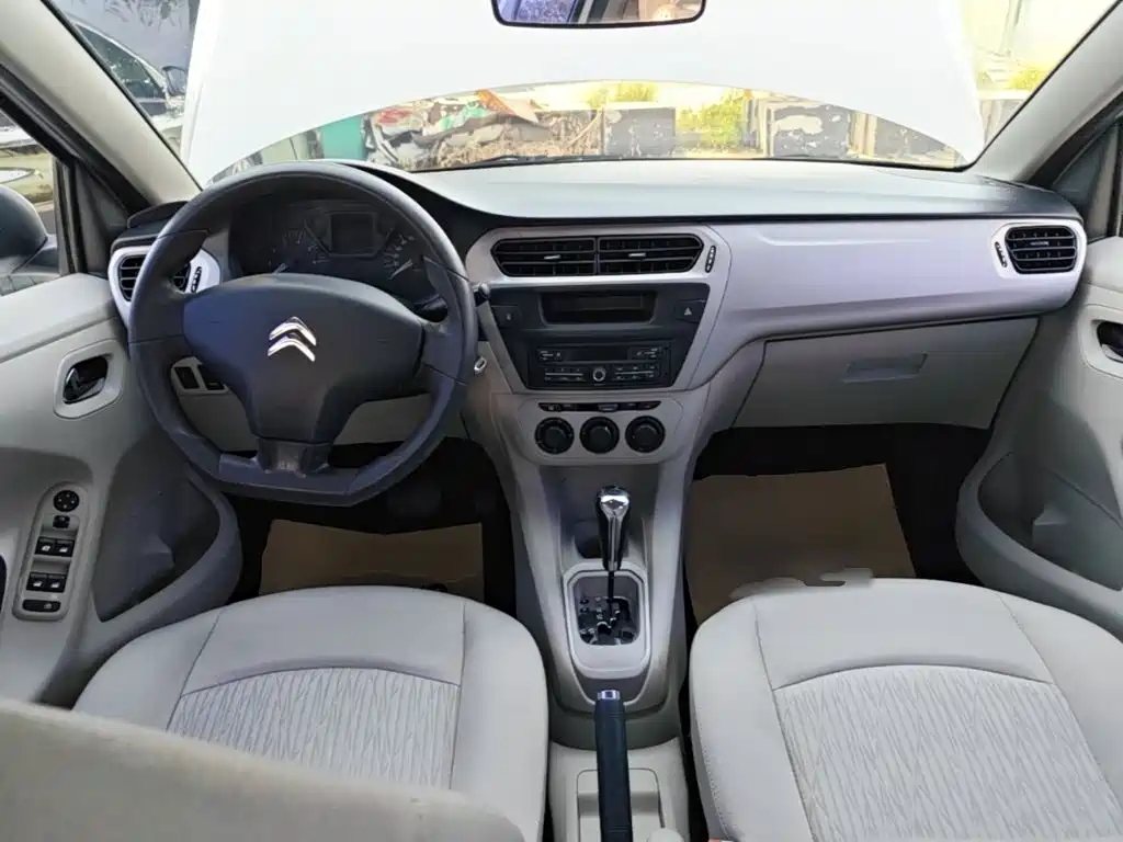 Citroen Elysee — миниатюра 10