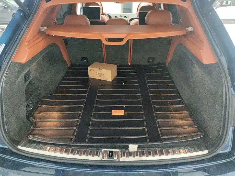 Bentley Bentayga — миниатюра 6