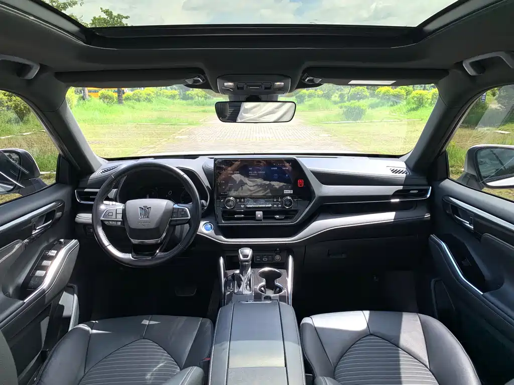 Toyota Crown Kluger — миниатюра 13