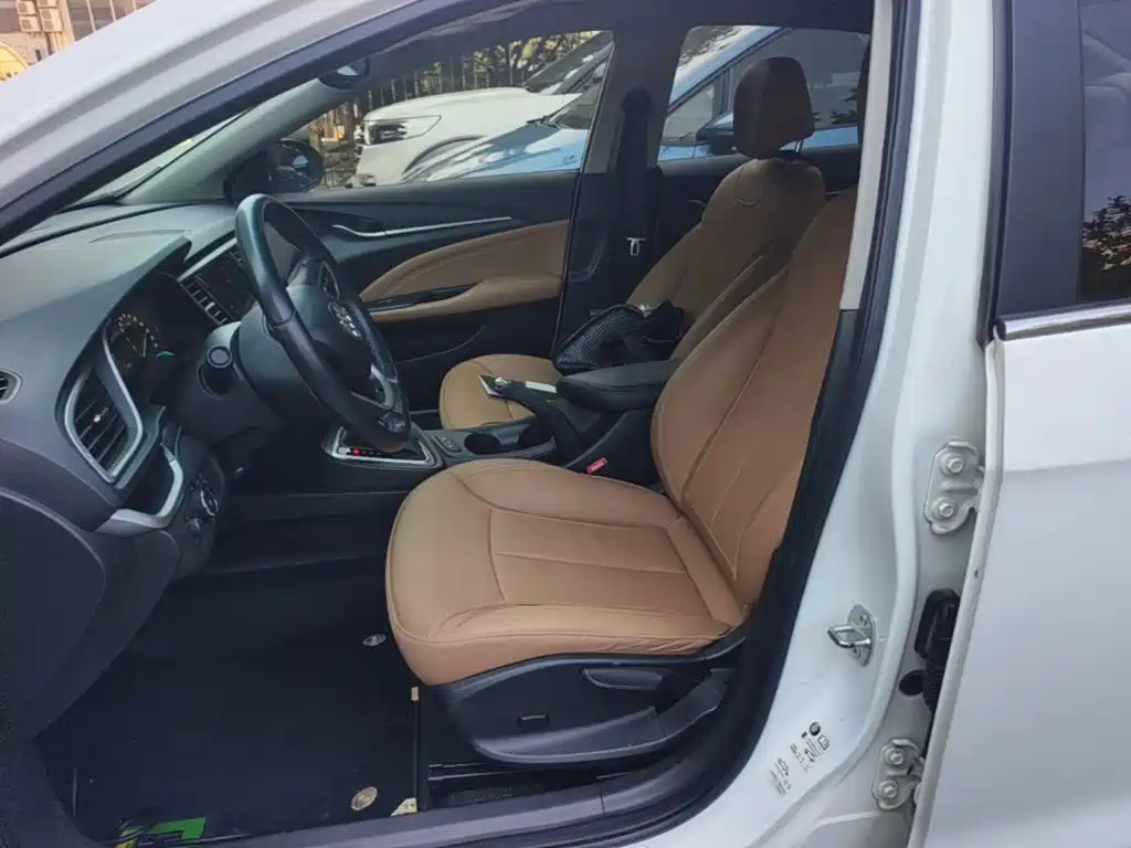 Buick Excelle — миниатюра 8