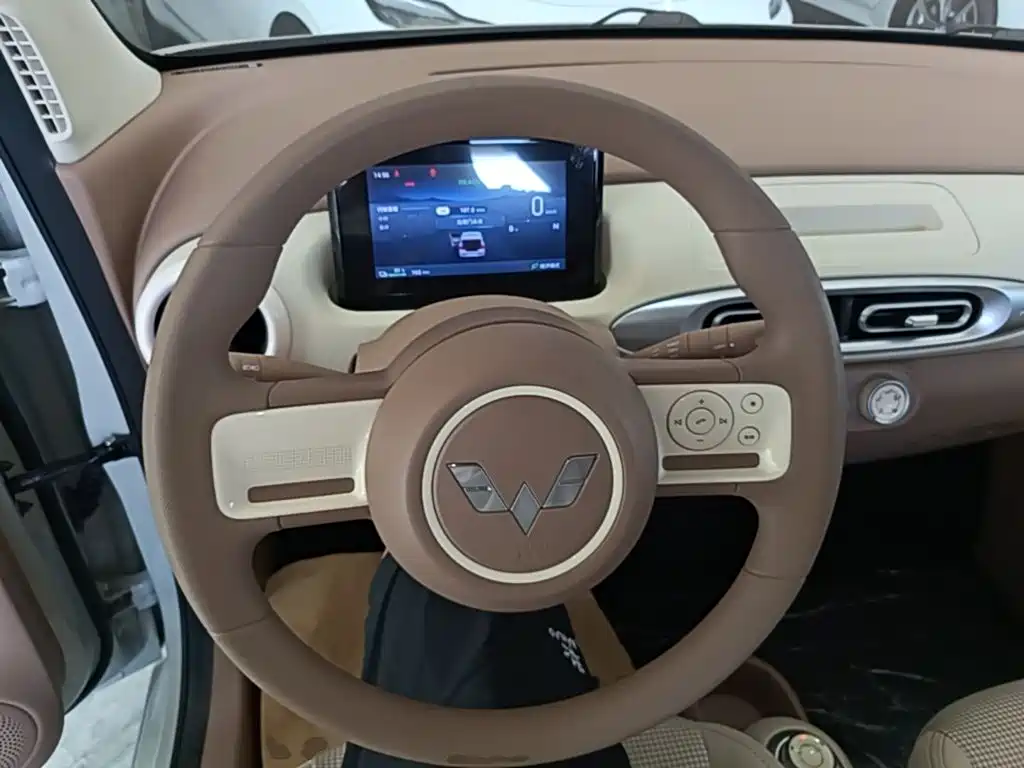 Wuling MINIEV — миниатюра 11