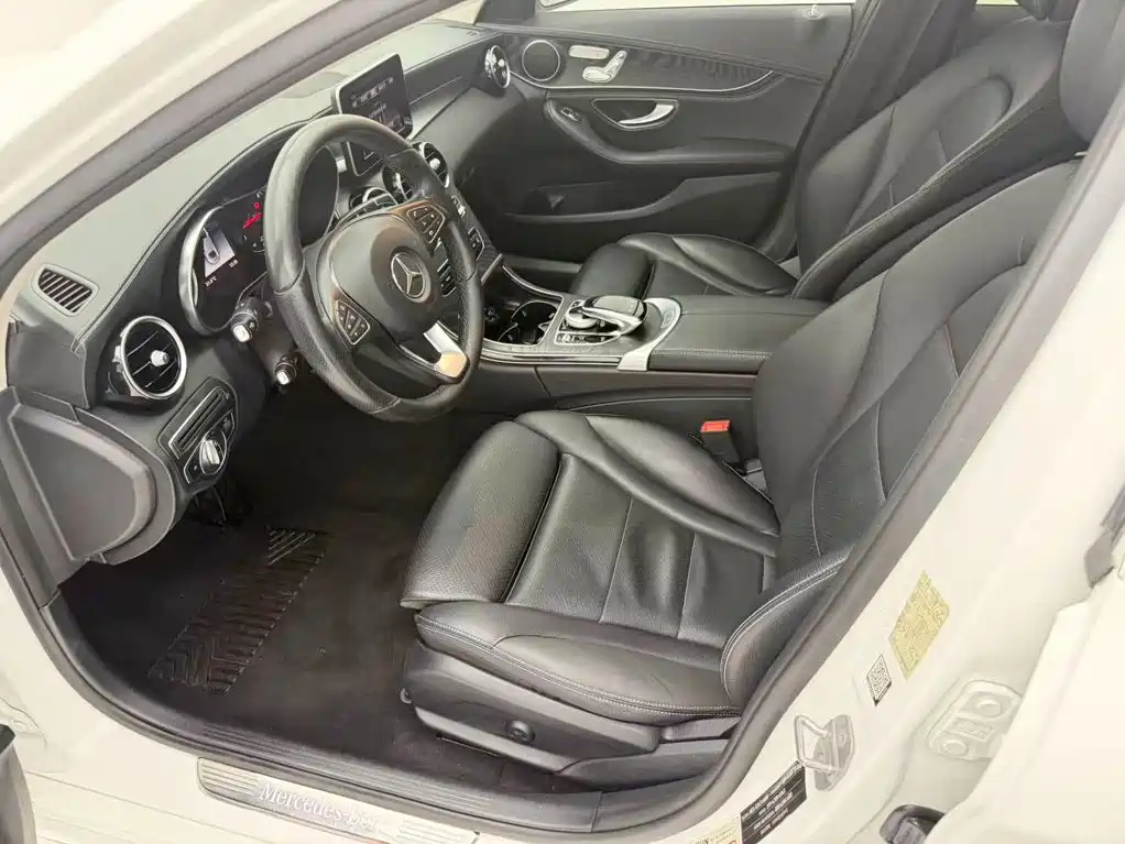 Mercedes-Benz C-Class — миниатюра 4