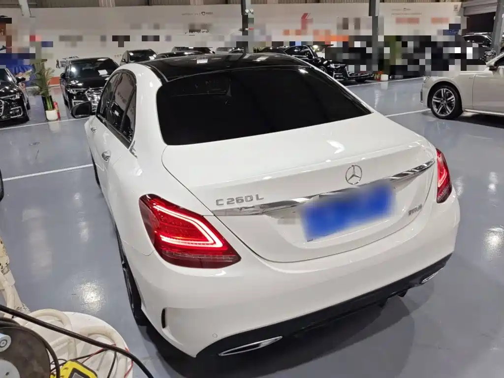 Mercedes-Benz C-Class — миниатюра 10