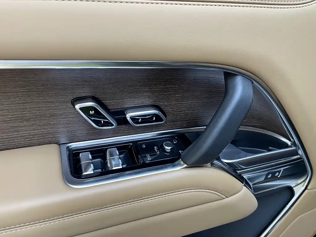 Land Rover Range Rover — миниатюра 16