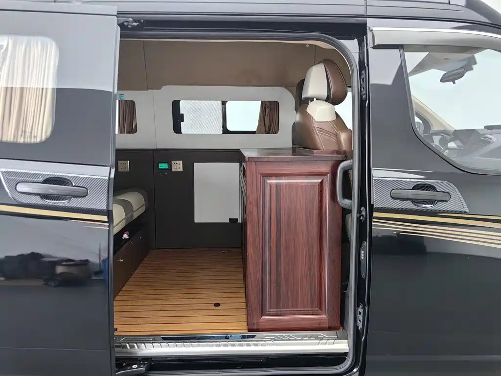 Ford Transit — миниатюра 15