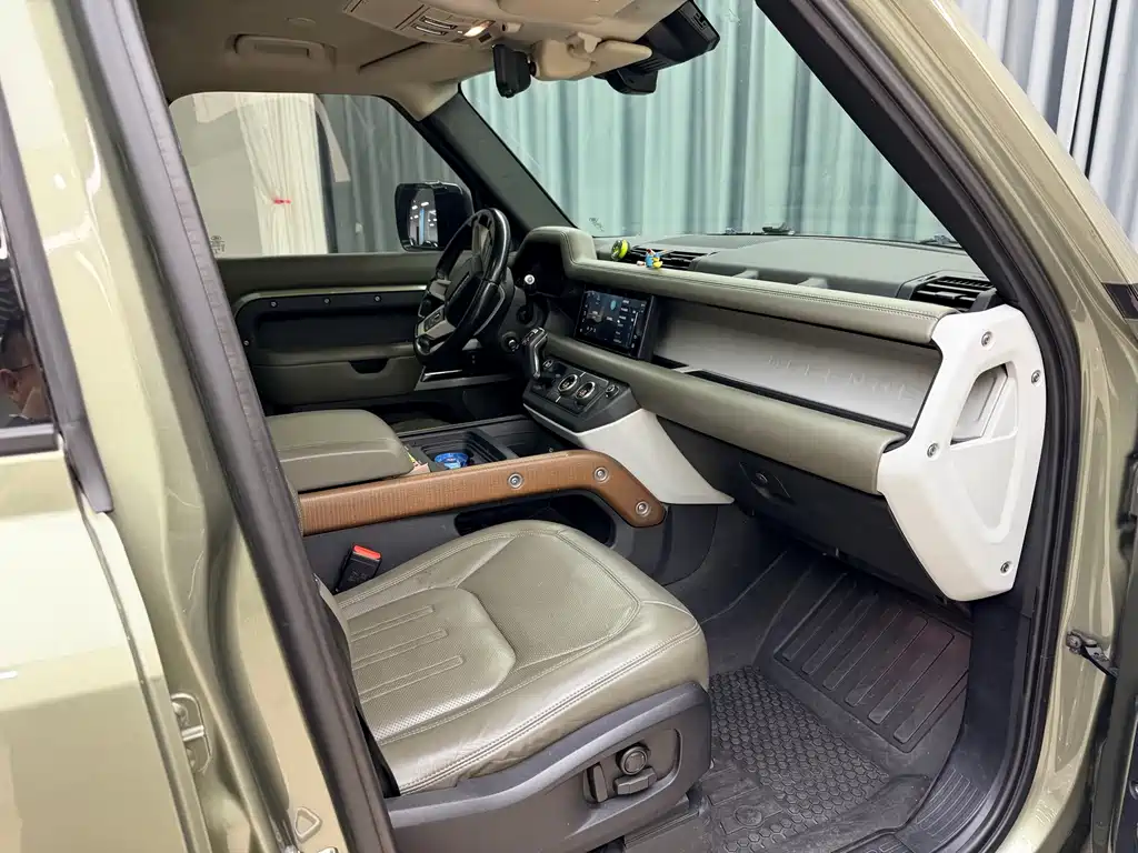 Land Rover Defender — миниатюра 13