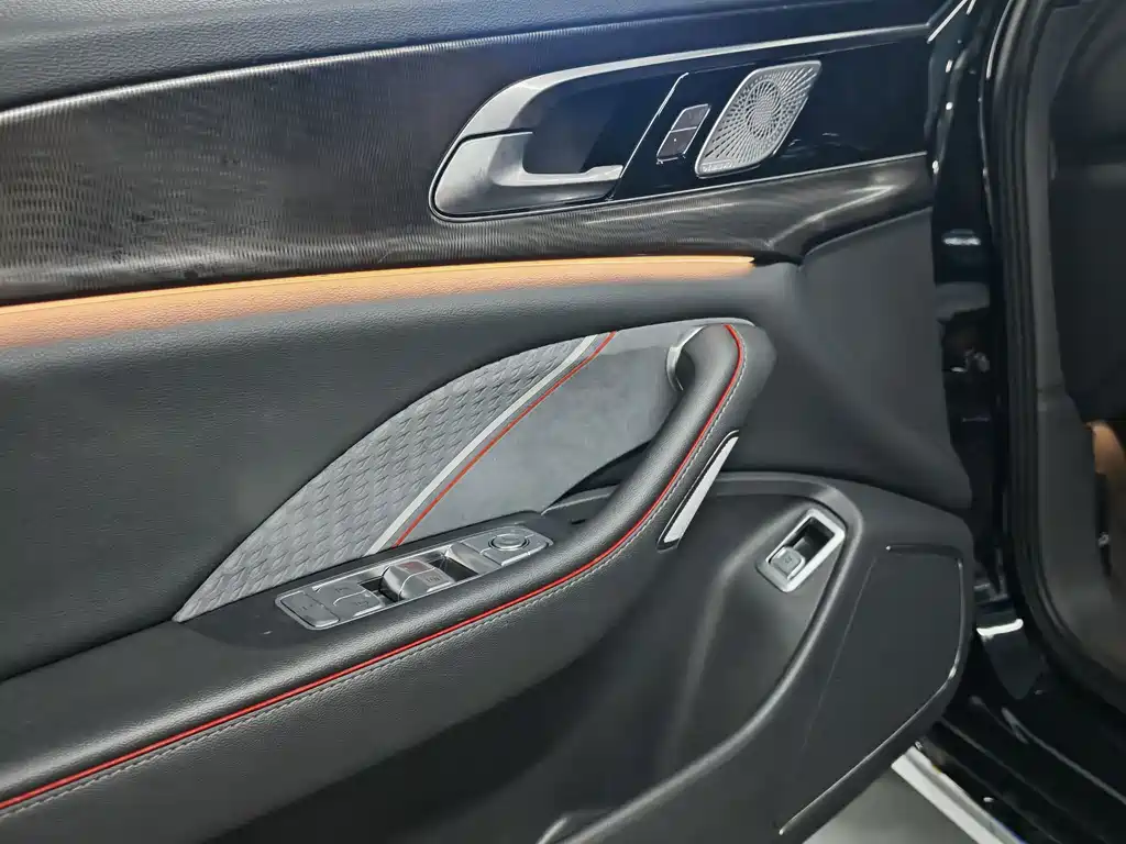 Hongqi H6 2025 2.0T