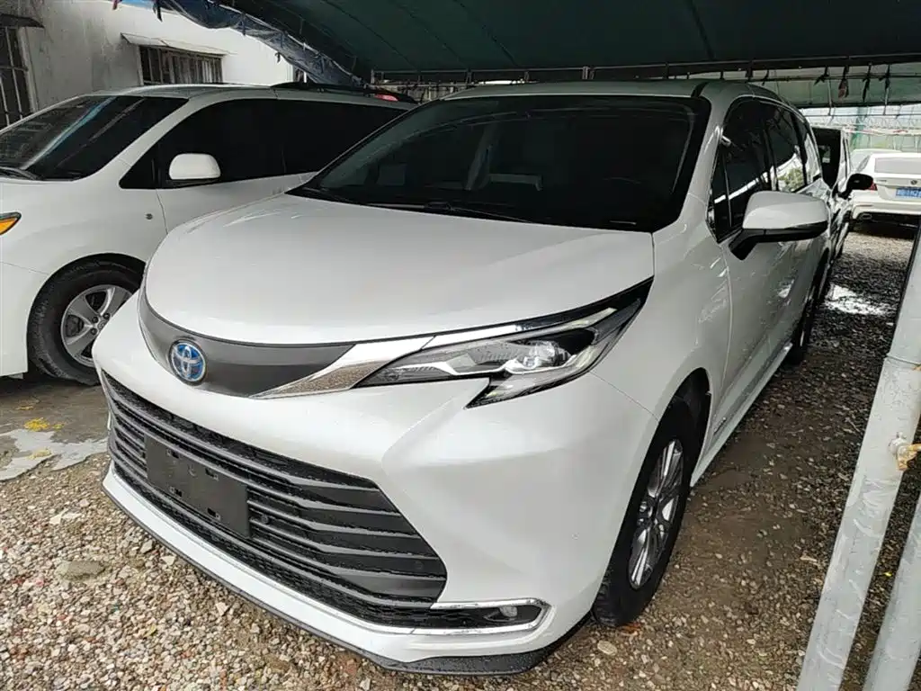 Toyota Sienna 2024