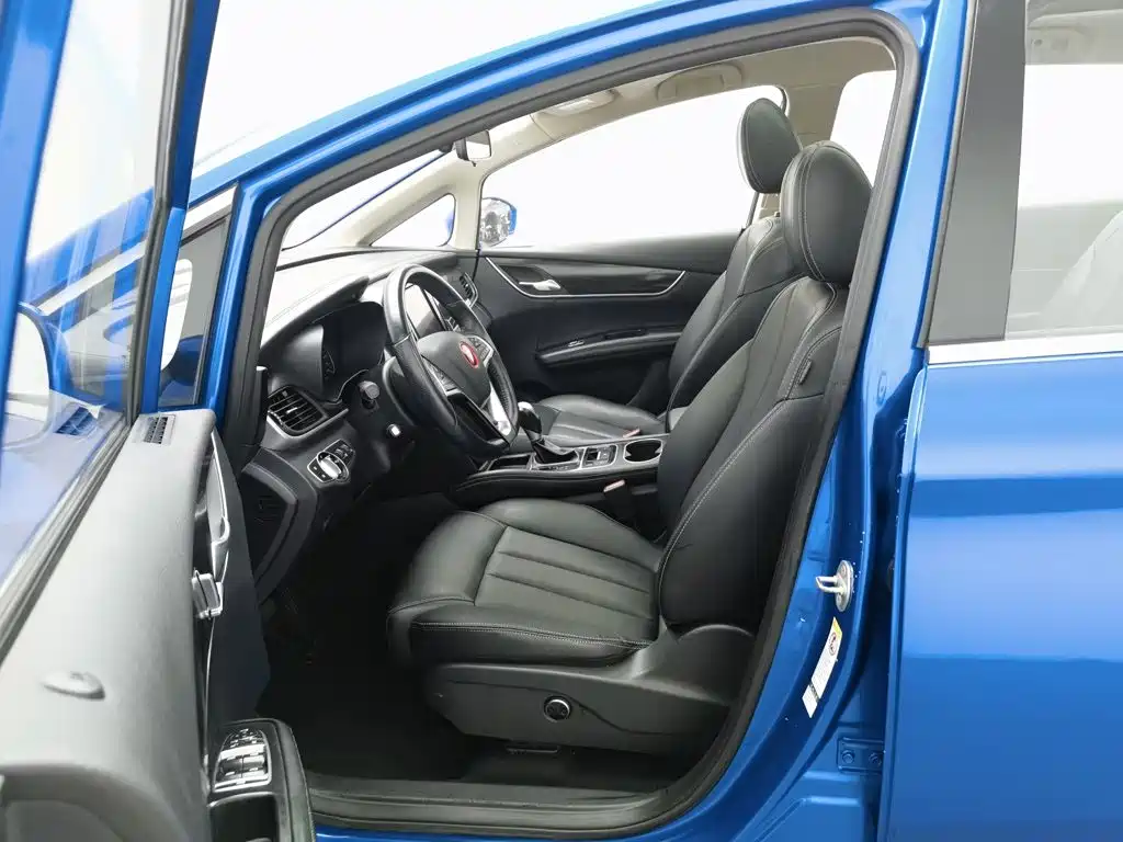 BYD MAX — миниатюра 10