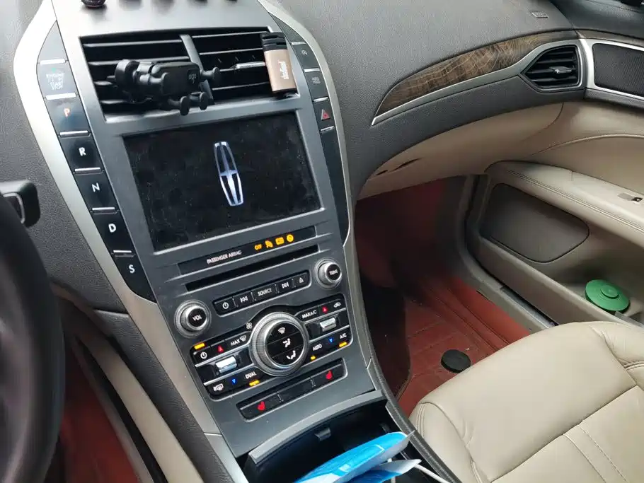 Lincoln MKZ — миниатюра 13