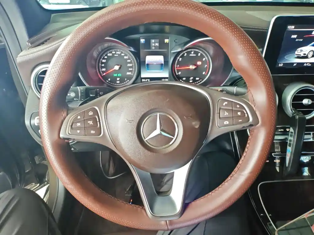 Mercedes-Benz GLC — миниатюра 11